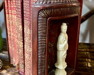 MCM BOOKENDS TO DIE FOR!