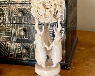 Puzzle ball in I vory 