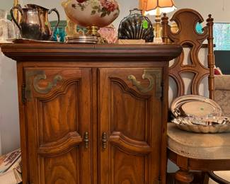 Flip open top bar cabinet