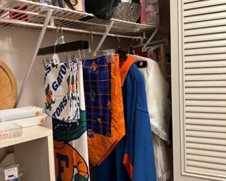 Serving items, Gator stuff