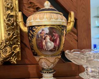 Antique Dresden vase urn