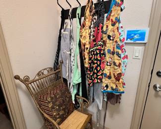 Antique chair
Aprons 