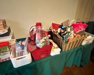 Gift wrapping and crafting 
