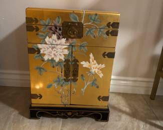 gold gilded jewelry box