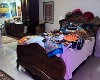 wood rococo style bed