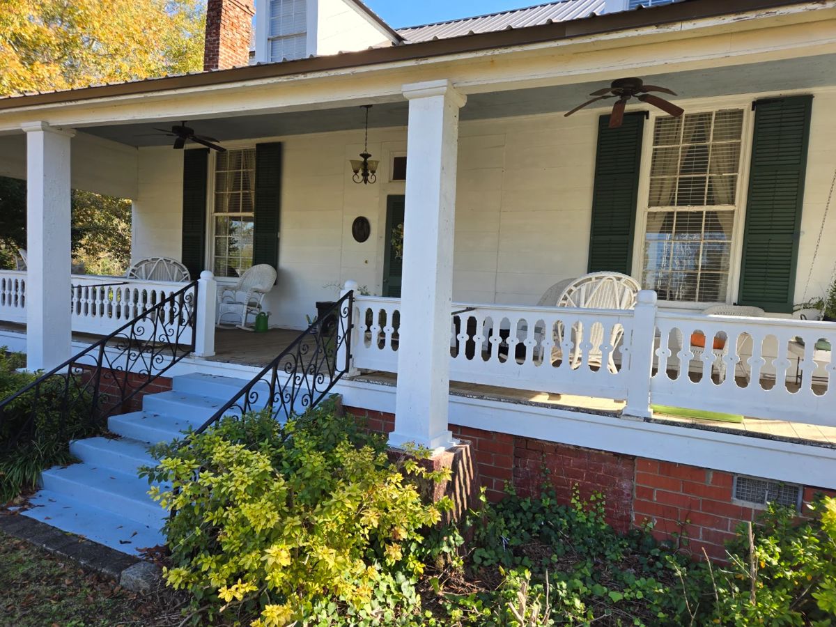 Beautiful Historic home built in 1830!