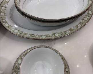 Noritake Princeton #6911.   89 pieces.        Service for 8 plus.  $450.00