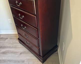 Queen Sleigh Bed Bedroom set (Bed, dresser w mirror, Chest and 2 night stands(Not pictured))                     Chest: 33"W 18"D 48.25"T