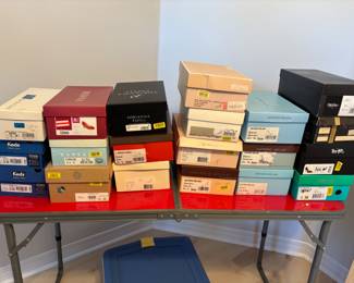 Ladies shoes 8, 8.5 & 9
$8.00 pair