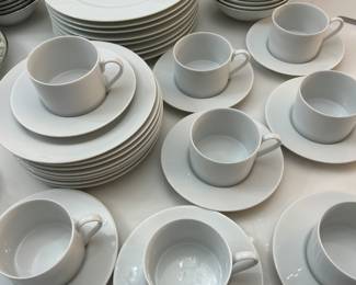 Noble Excellence 40 pcs service for 8
$ 150.00