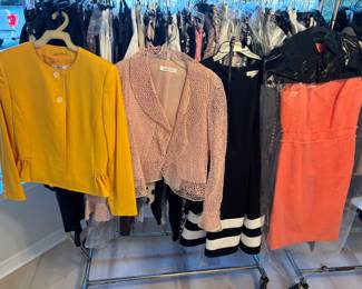 Ladies designer clothes size 0-4
Name brands $12 each piece