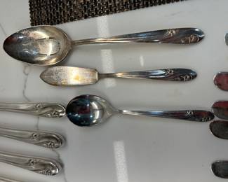 Holmes & Edwards 52 pcs INT Silverplate 