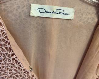 Ladies designer clothes size 0-4
Name brands $12 each piece