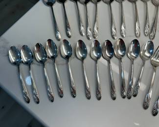 Holmes & Edwards 52 pcs INT Silverplate 
