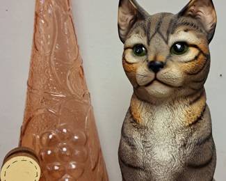 Collectible figurines. "Harvey Knox" Cat figurine