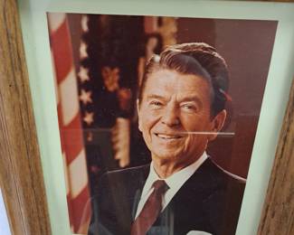 Autographs. Pres. Ronald Reagan