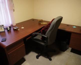 L shaped desk, chair