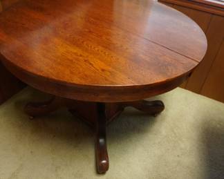 round oak table