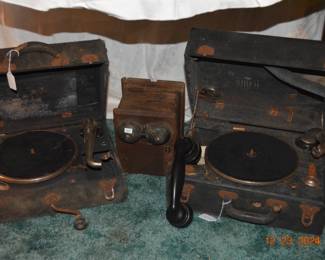 Wind up record players