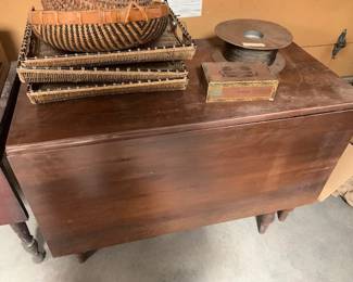 Antique dropleaf table