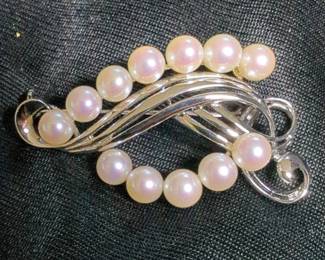 Mikimoto Cultured Pearl Pin, Approx 2" x 1" 