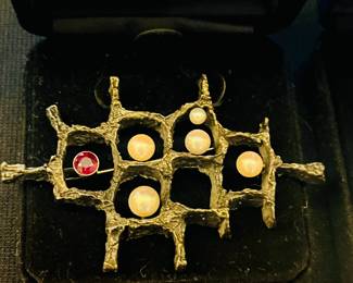 Modernist sterling pearl  WALTER SCHLUEP pin. Circa 1960s 