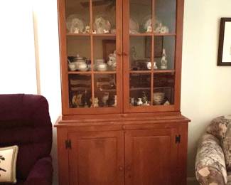 Vintage Disiplay Hutch