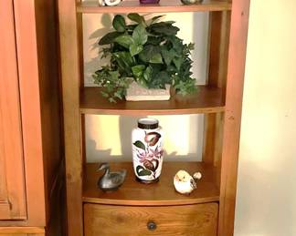 Free Standing Display/Book Shelf