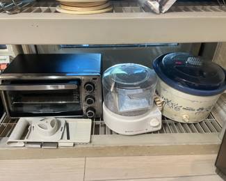 Toaster oven, crock pot, Black & Decker steamer