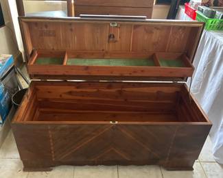 Lane cedar chest