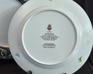 Lynn Chase, "Jaguar Jungle". Includes (2) 8 1/4" plates, (1) 10 7/8" plate, (2) chargers, (2) 6.5" plates, (2) cups only.