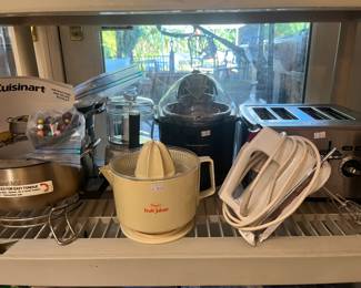Juicer, hand mixer, toaster, fondue kit