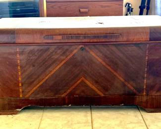 Lane cedar chest