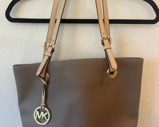 Michael Kors Jet Set Tote