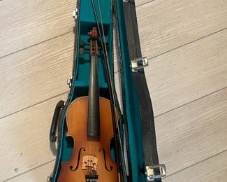 Anton Breton violin with bow and case
