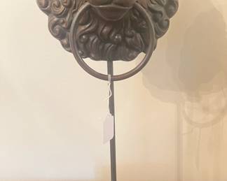 Bronze lion towel holder