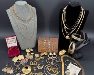 Vintage to Modern Gold Tone Fashion Jewelry - Pastelli Bangle