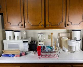 Kitchen Starter Pack - Microwave, Blender, Tupperware Canisters +