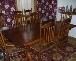 Nice Dining Table with 12 Chairs and 2 Leaves