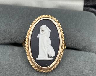 10k Gold Black Wedgwood Ladies Ring