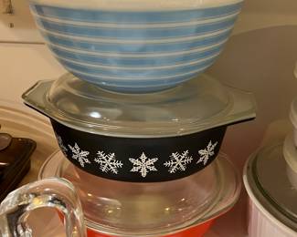 Pyrex Bowls
