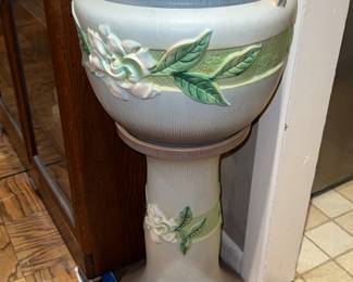 Roseville Jardiniere & Pedestal