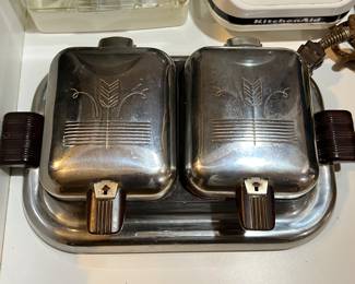 Vintage MCM General Electric waffle maker