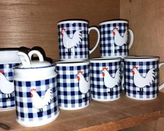 Hen/Chicken Coffee Mugs Creamer & Sugar 
