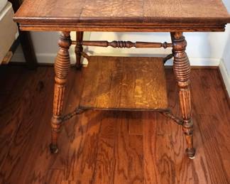 Antique Victorian Oak 2 Tier Parlor Side Table Plant Stand Turned Legs