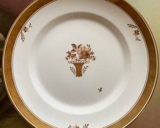 Royal Copenhagen 
Golden Basket  4 plates
