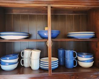 Set of blue & white dishes 