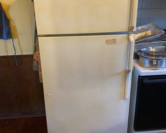 Refrigerator 