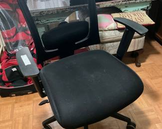 Mesh back office chair 