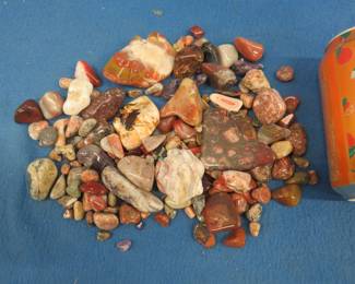 Lot 269. Polished rocks including amethyst and Lake Superior agates